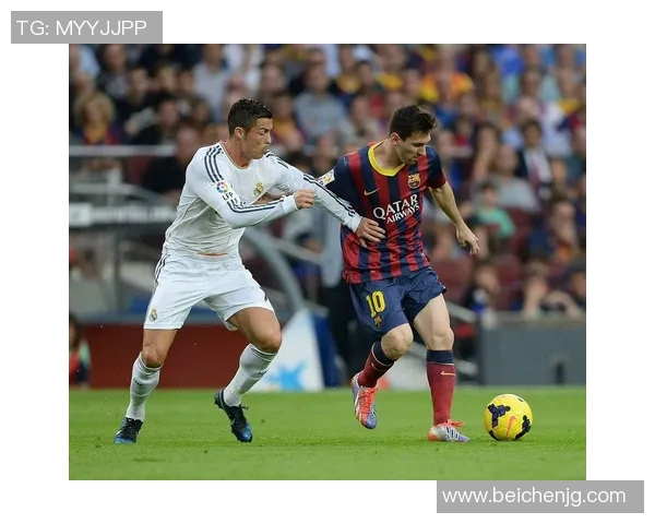 足球球星过人风格解析 从梅西到C罗的技巧与创意突破